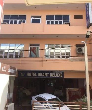 Hotel Grant Deluxe Meerut Exterior foto