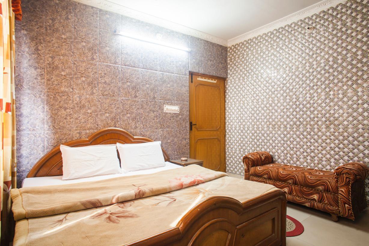 Hotel Grant Deluxe Meerut Exterior foto